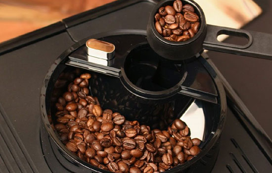 Кофемашина Hotpoint-Ariston не видит кофе